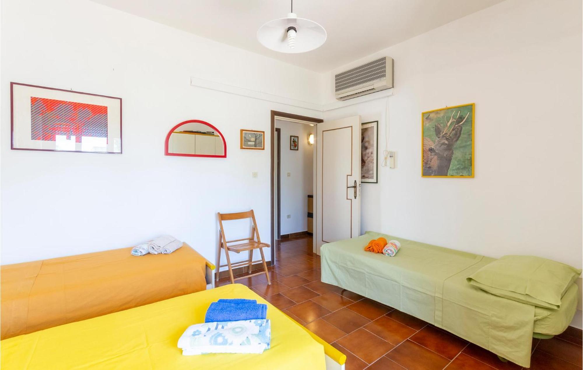Awesome Home In Manduria With Kitchen ภายนอก รูปภาพ