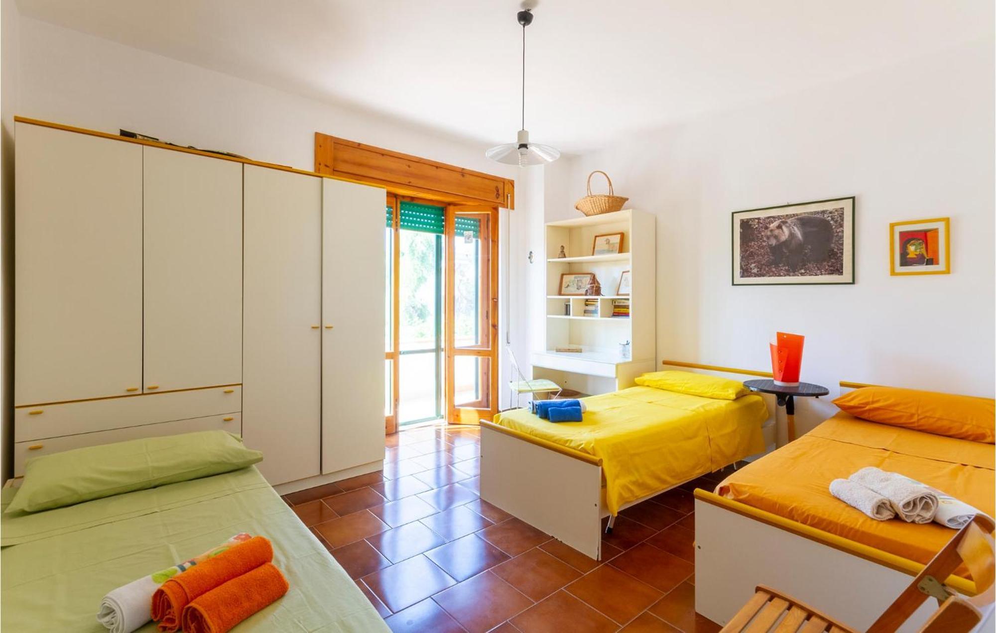 Awesome Home In Manduria With Kitchen ภายนอก รูปภาพ