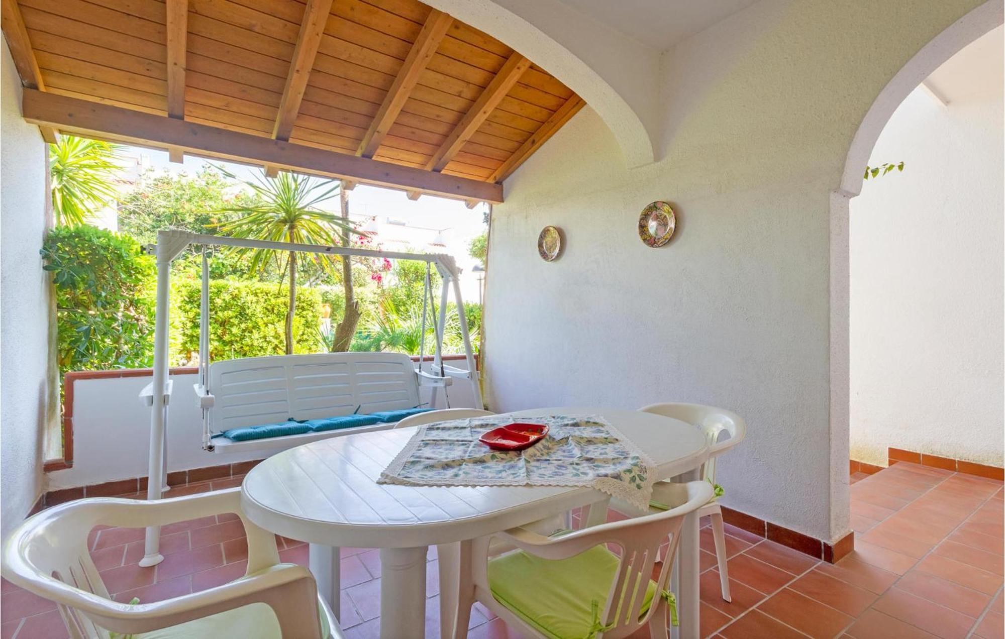 Awesome Home In Manduria With Kitchen ภายนอก รูปภาพ